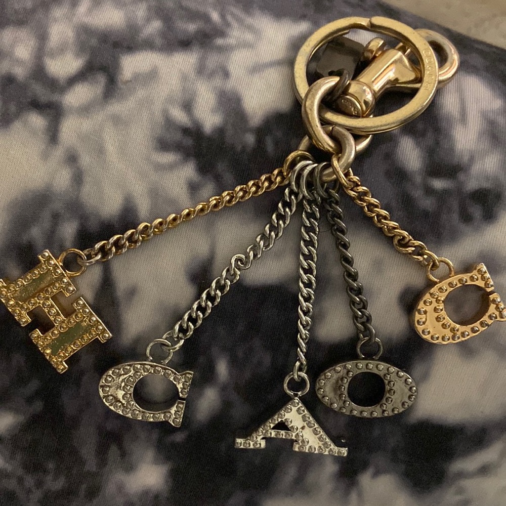 I’m selling a coach keychain that’s black,gold, and silver